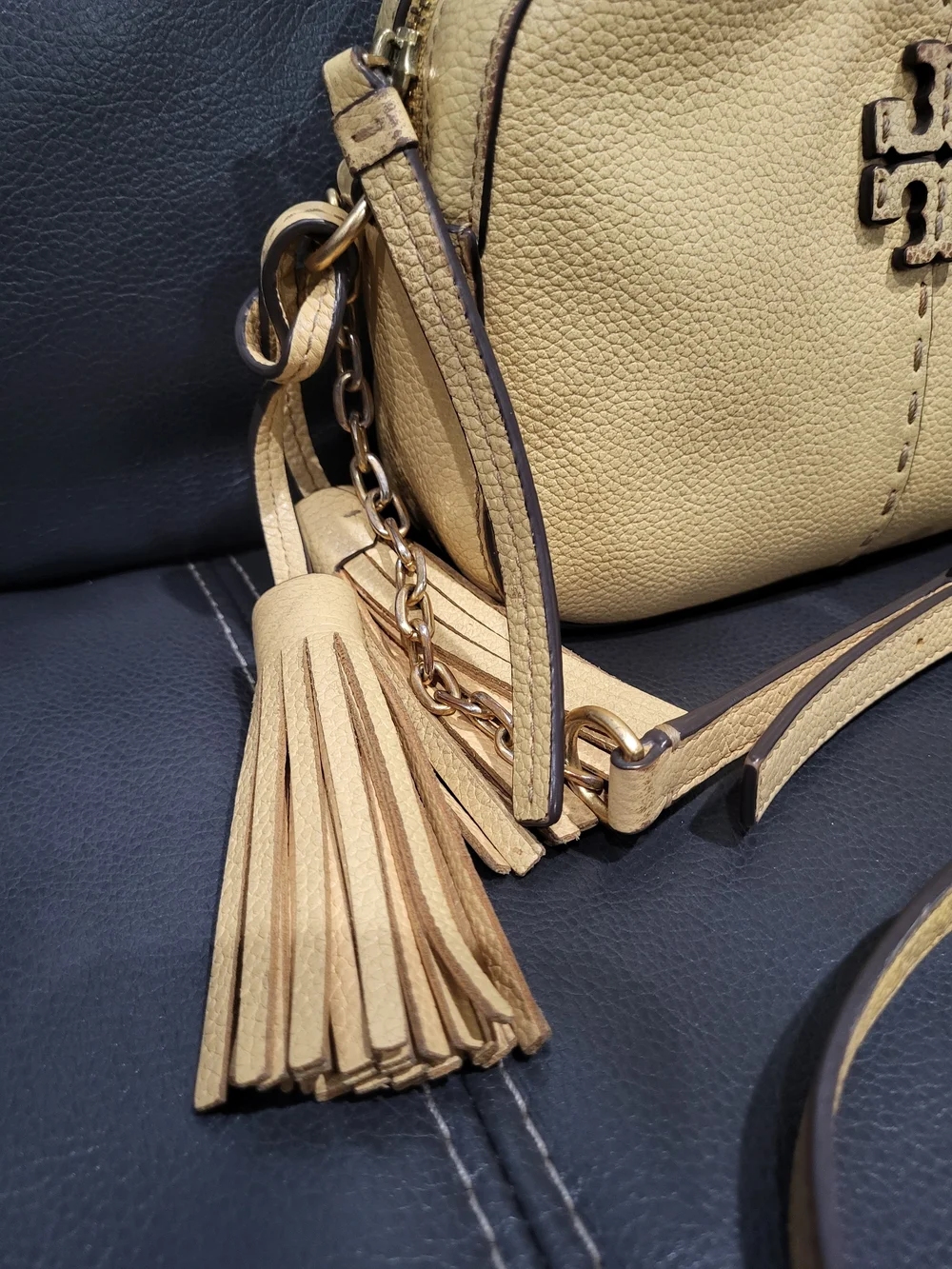 Tory Burch Mcgraw Camera Bag Pebbled Leather Crossbody in Yellow